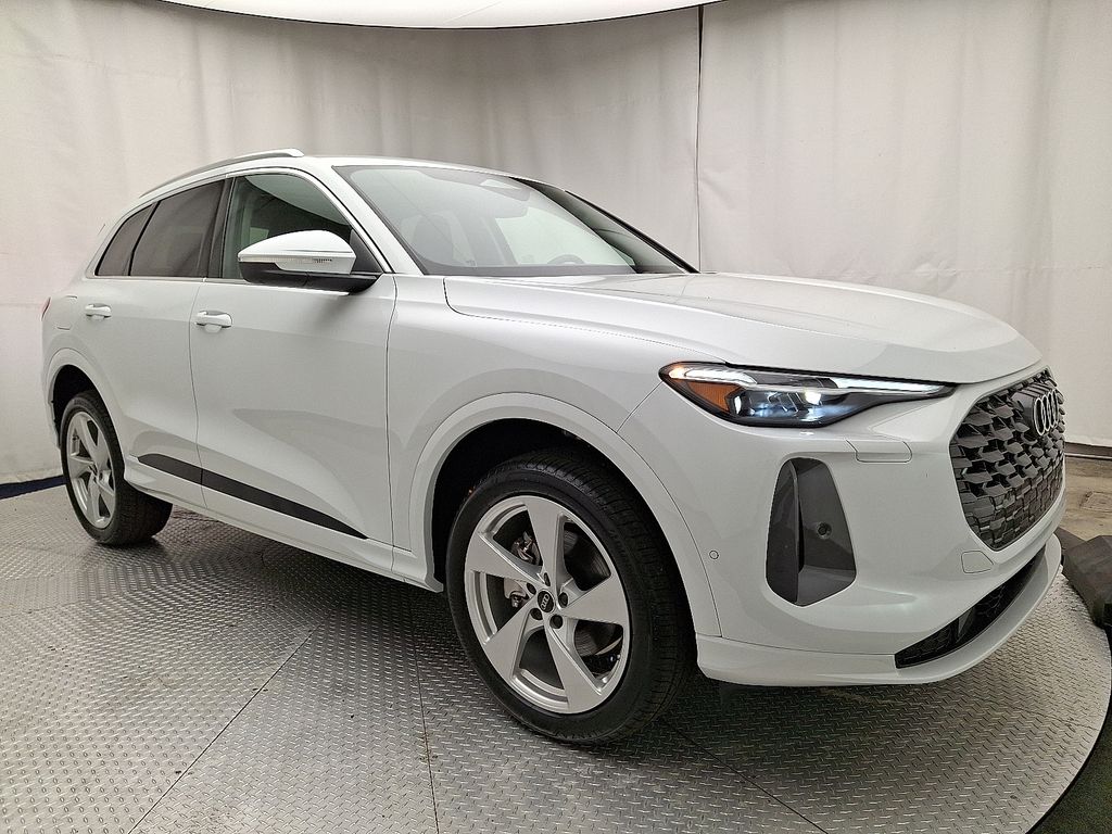 Thumbnail: 2025 Audi Q5 - 2