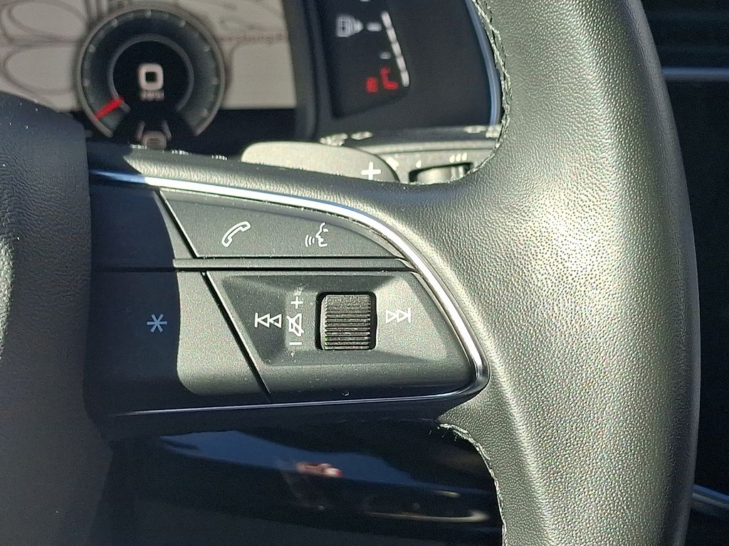 Thumbnail: 2023 Audi Q7 - 23