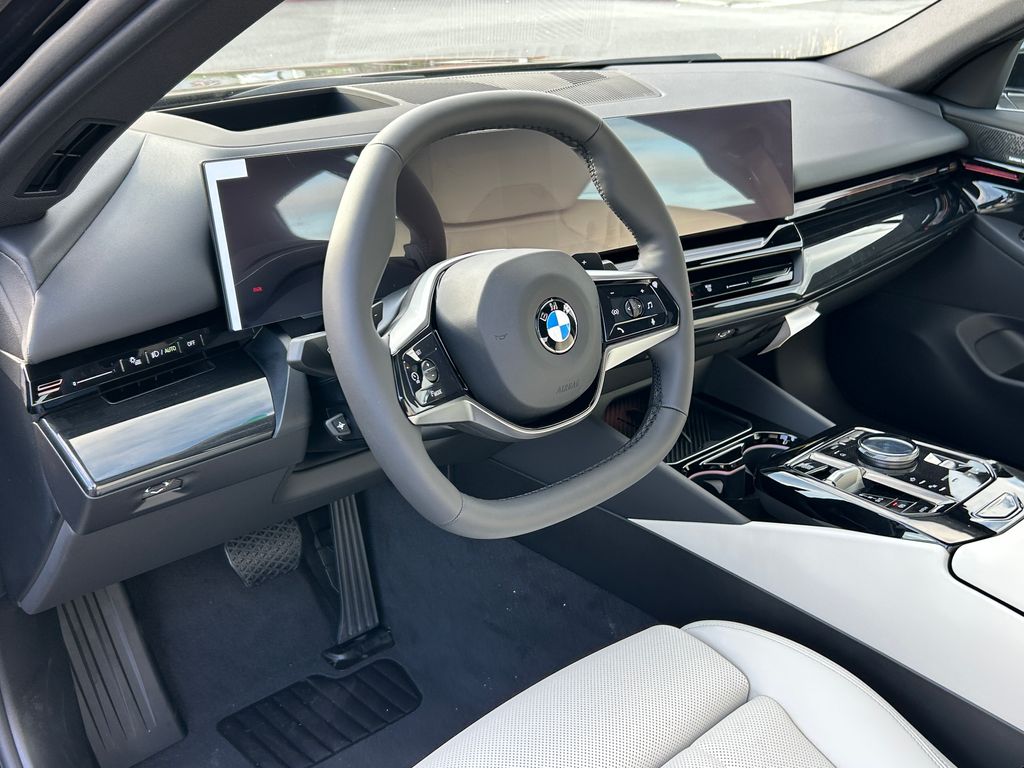 Thumbnail: 2026 BMW 5 Series - 13