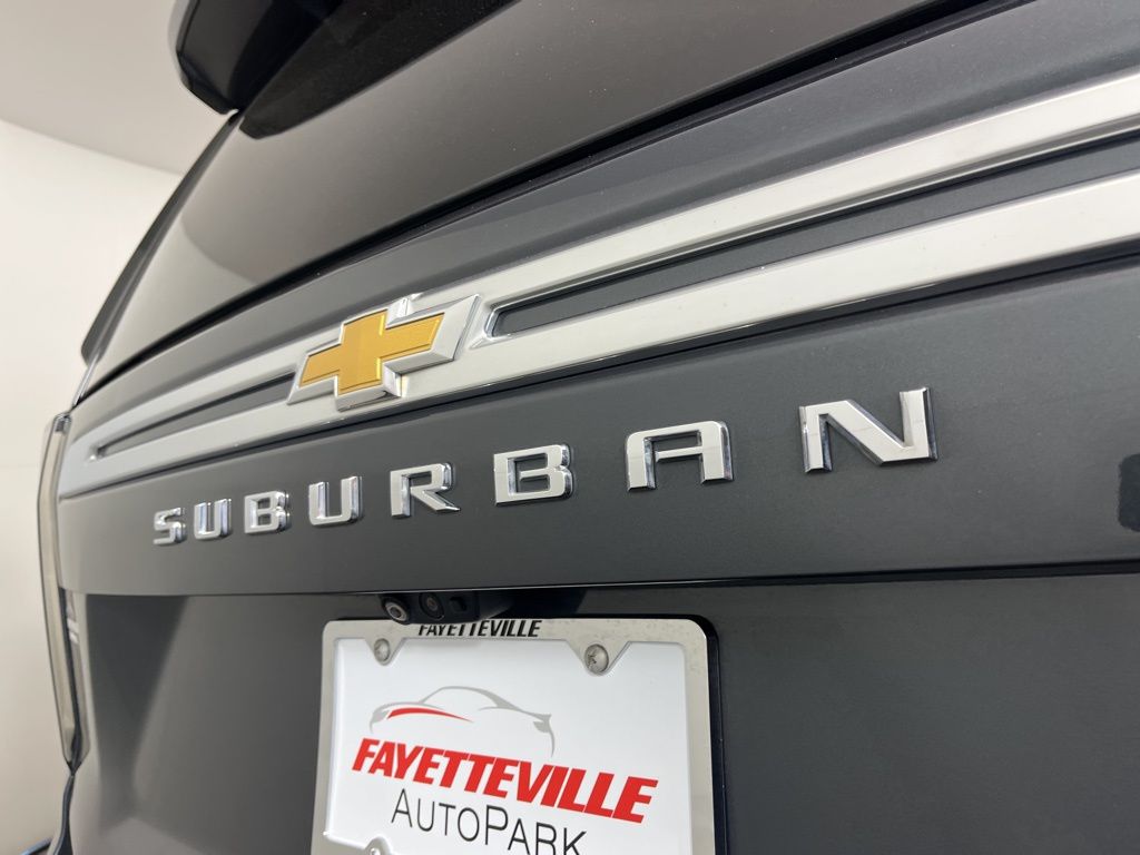 Thumbnail: 2022 Chevrolet Suburban - 3