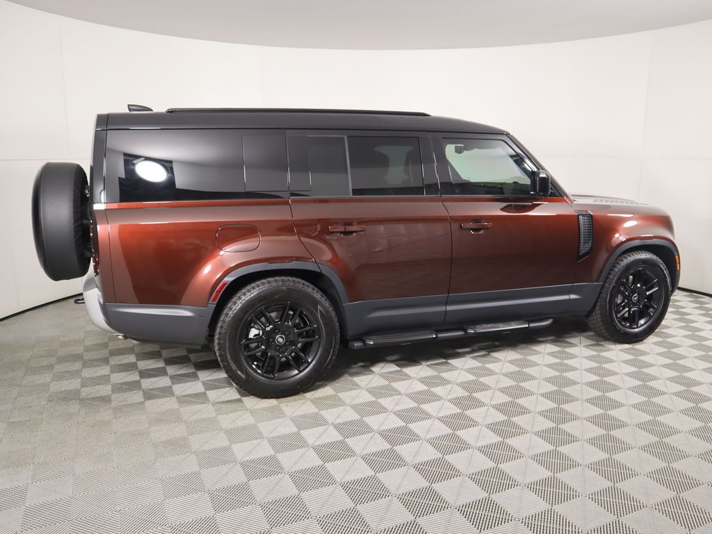 Thumbnail: 2025 Land Rover Defender - 4