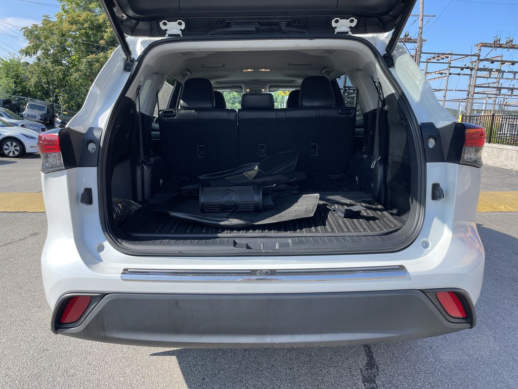Used 2023 Toyota Highlander SUV