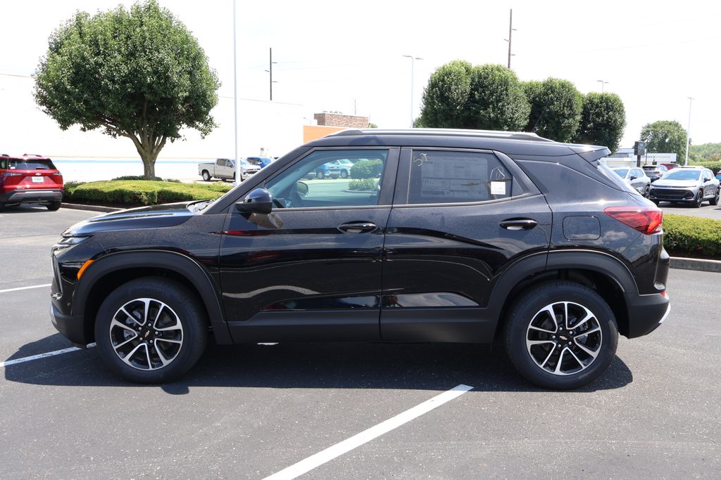 Thumbnail: 2026 Chevrolet TrailBlazer - 3