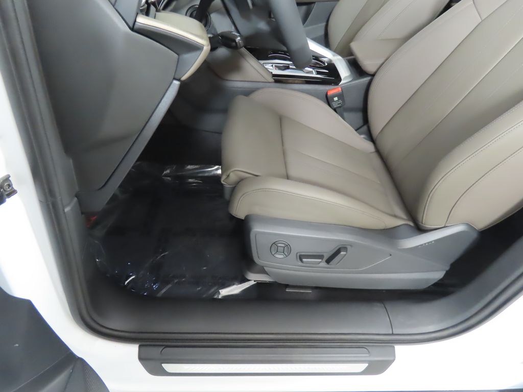 Thumbnail: 2025 Audi Q5 - 32