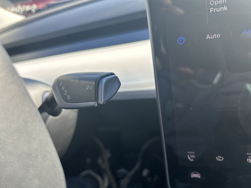 Thumbnail: 2022 Tesla Model 3 - 19