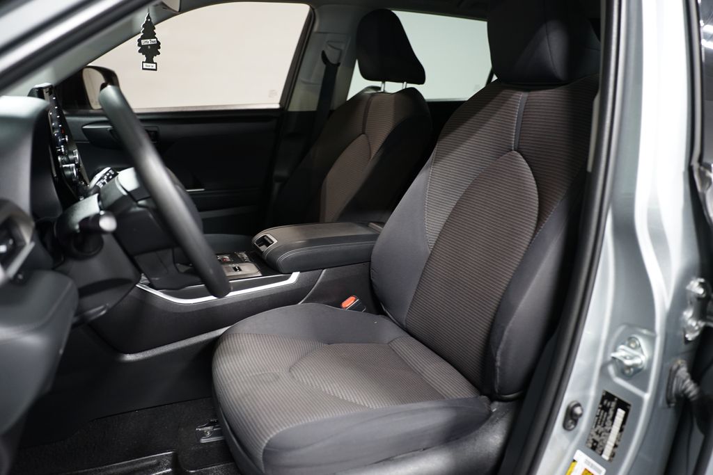 Thumbnail: 2021 Toyota Highlander - 6