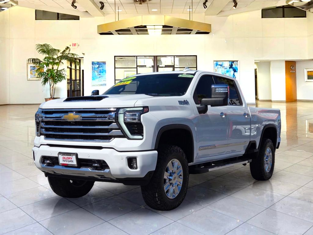 Summit White 2024 Chevrolet Silverado 2500HD Pickup Truck Four-Wheel Drive Automatic