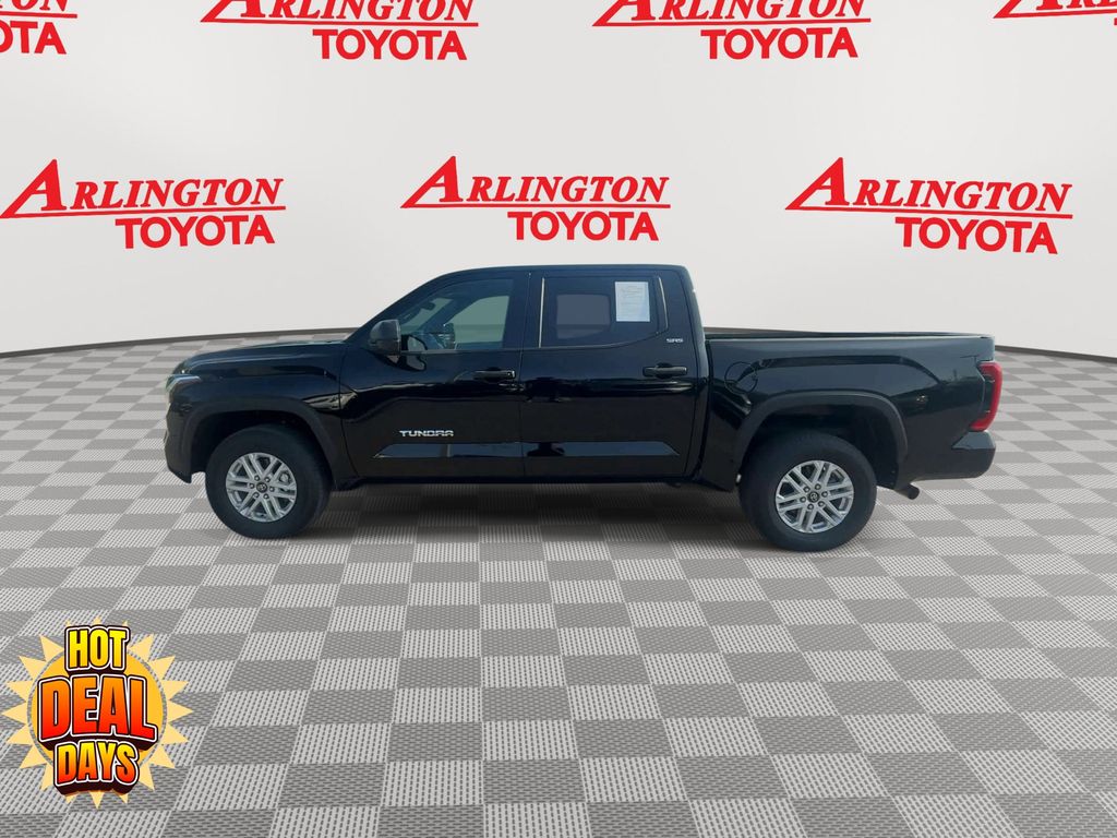 2025 Toyota Tundra SR5 - Photo 9