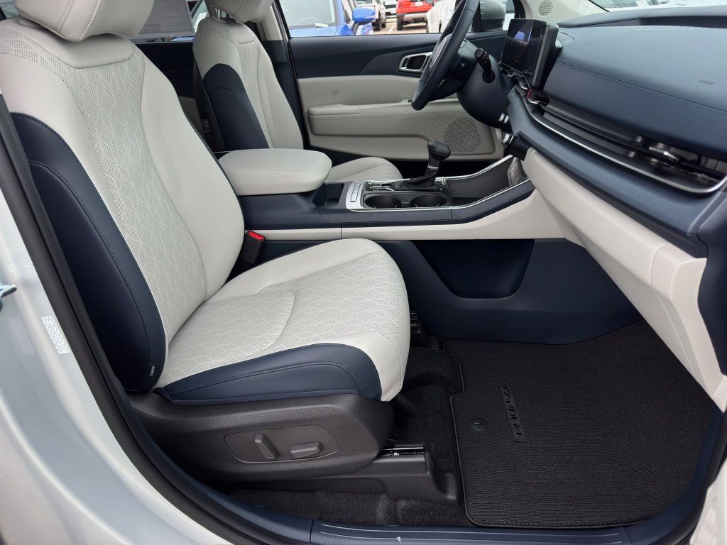 2026 Kia Carnival EX Silver at Community Kia