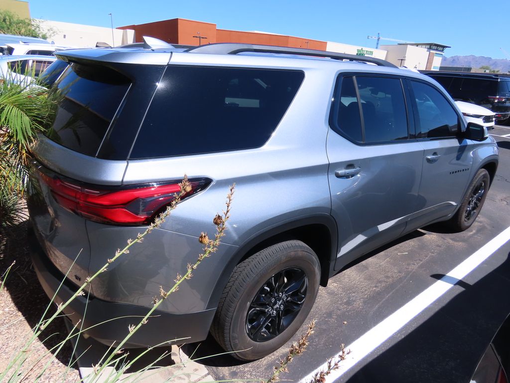 Thumbnail: 2023 Chevrolet Traverse - 4