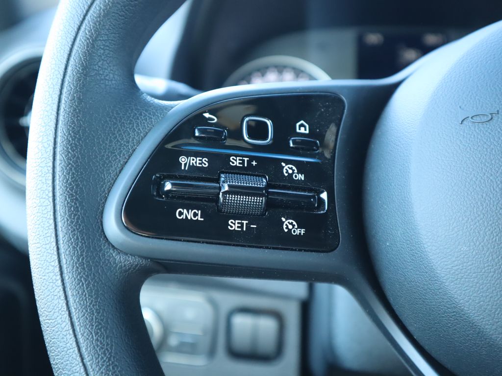 Thumbnail: 2023 Mercedes-Benz Sprinter - 11