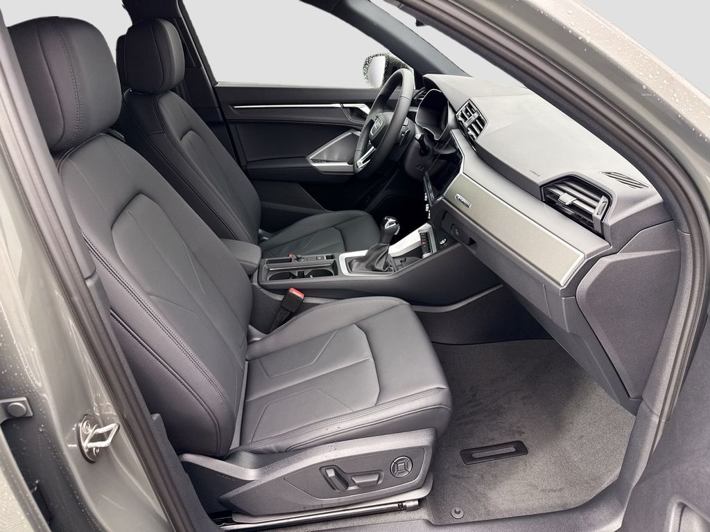 Thumbnail: 2025 Audi Q3 - 18