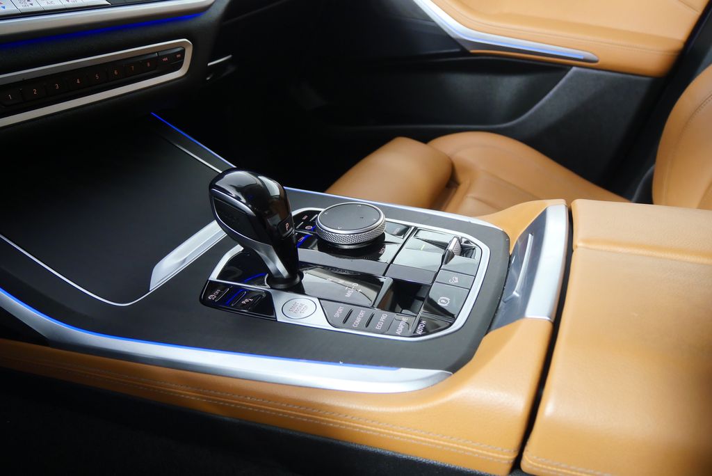 2022 BMW X7 xDrive40i 29