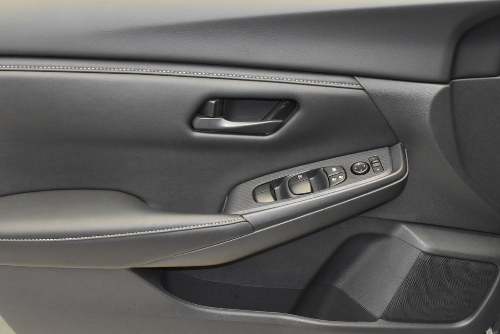 Thumbnail: 2025 Nissan Sentra - 10