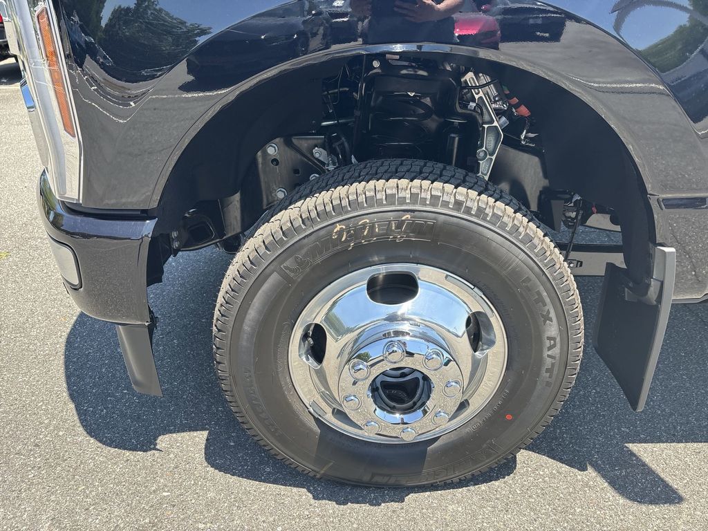 New 2026 Agate Black Metallic Ford F-350® Platinum® image 19