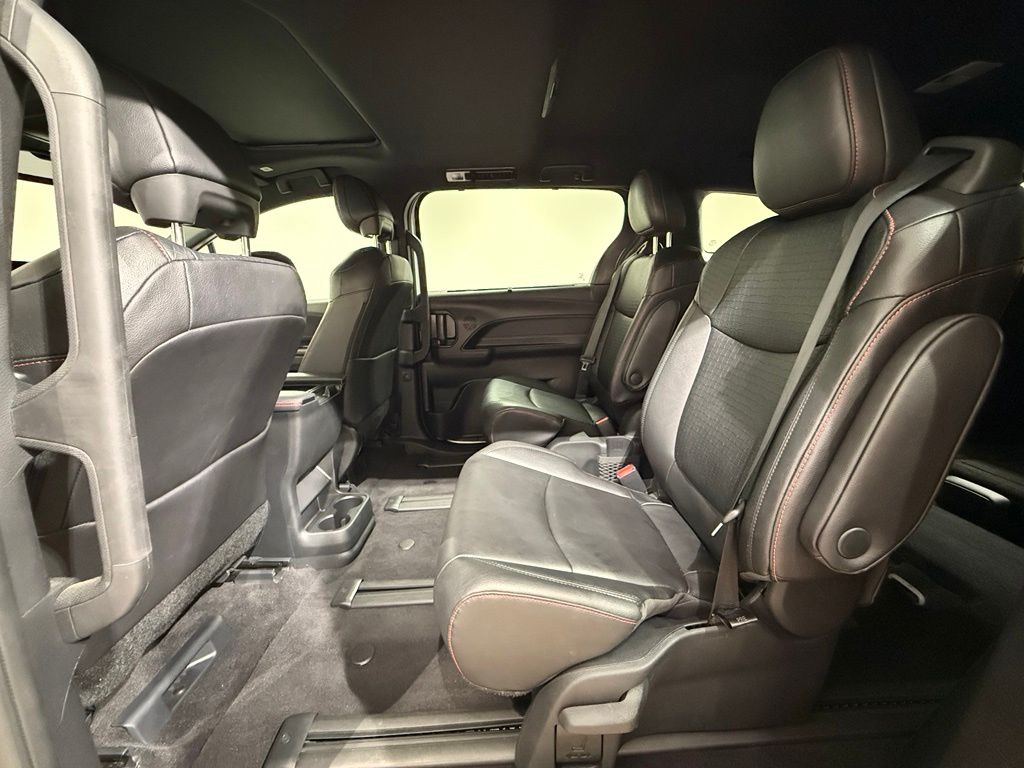 Thumbnail: 2025 Toyota Sienna - 20