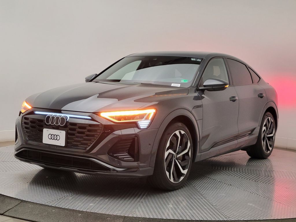 Thumbnail: 2024 Audi Q8 e-tron - 2