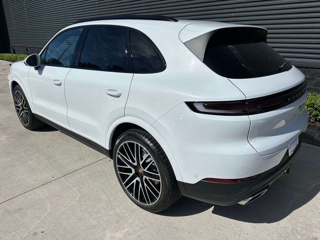 Thumbnail: 2026 Porsche Cayenne - 3