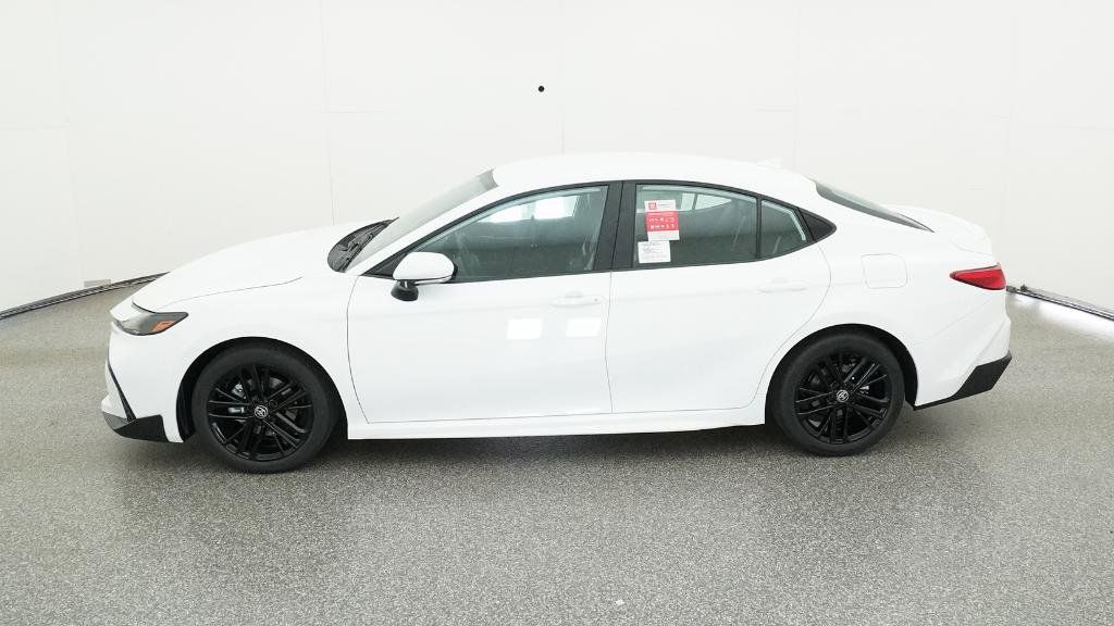 2025 Toyota Camry SE 2