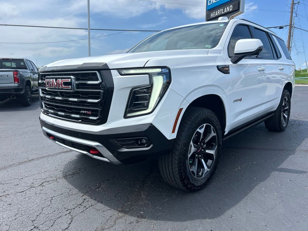 Summit White 2025 GMC Yukon SUV / Crossover Four-Wheel Drive 