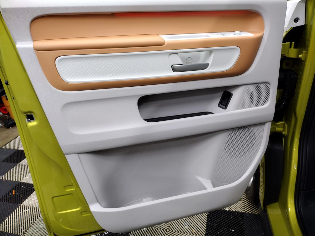 2025 Volkswagen ID. Buzz Pro S Plus