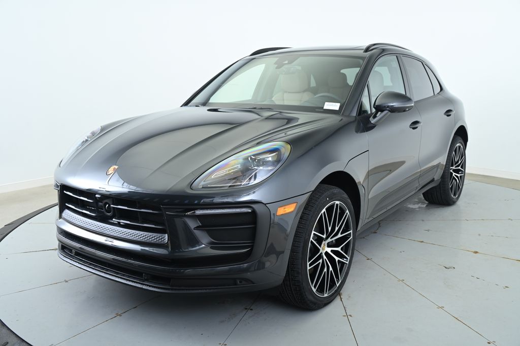 Thumbnail: 2025 Porsche Macan - 1