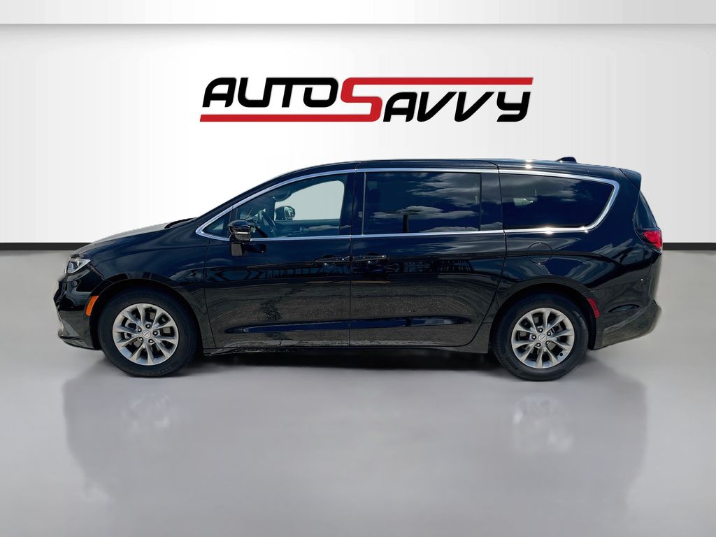 Used 2026 Black Chrysler Limited image 4