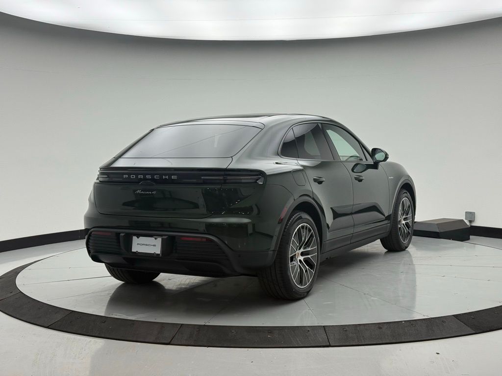 Thumbnail: 2026 Porsche Macan - 6