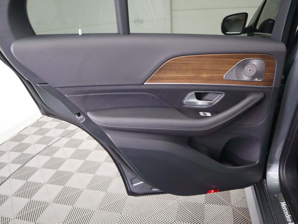 Thumbnail: 2025 Mercedes-Benz GLE - 27