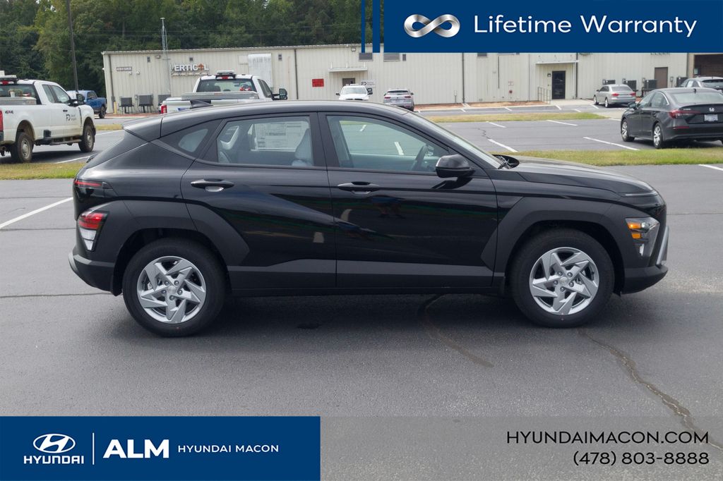 New 2026 Black HYUNDAI SE image 5