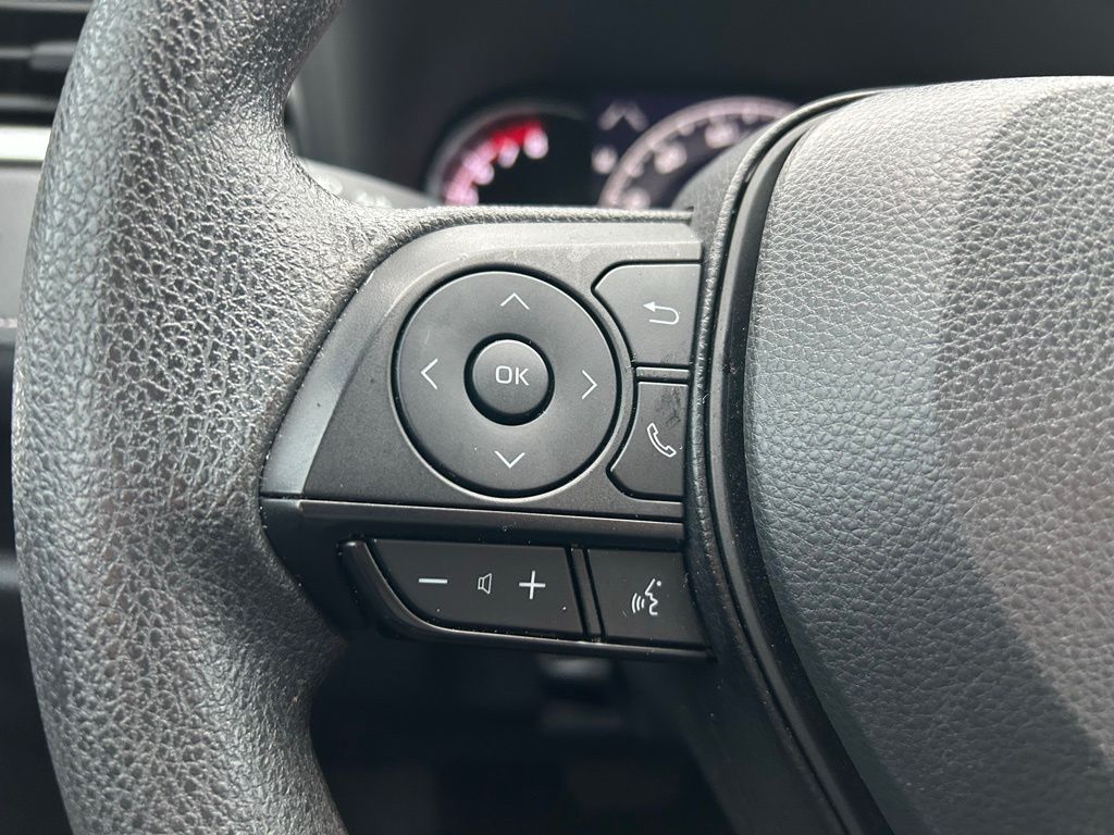 2024 Toyota RAV4 XLE 20