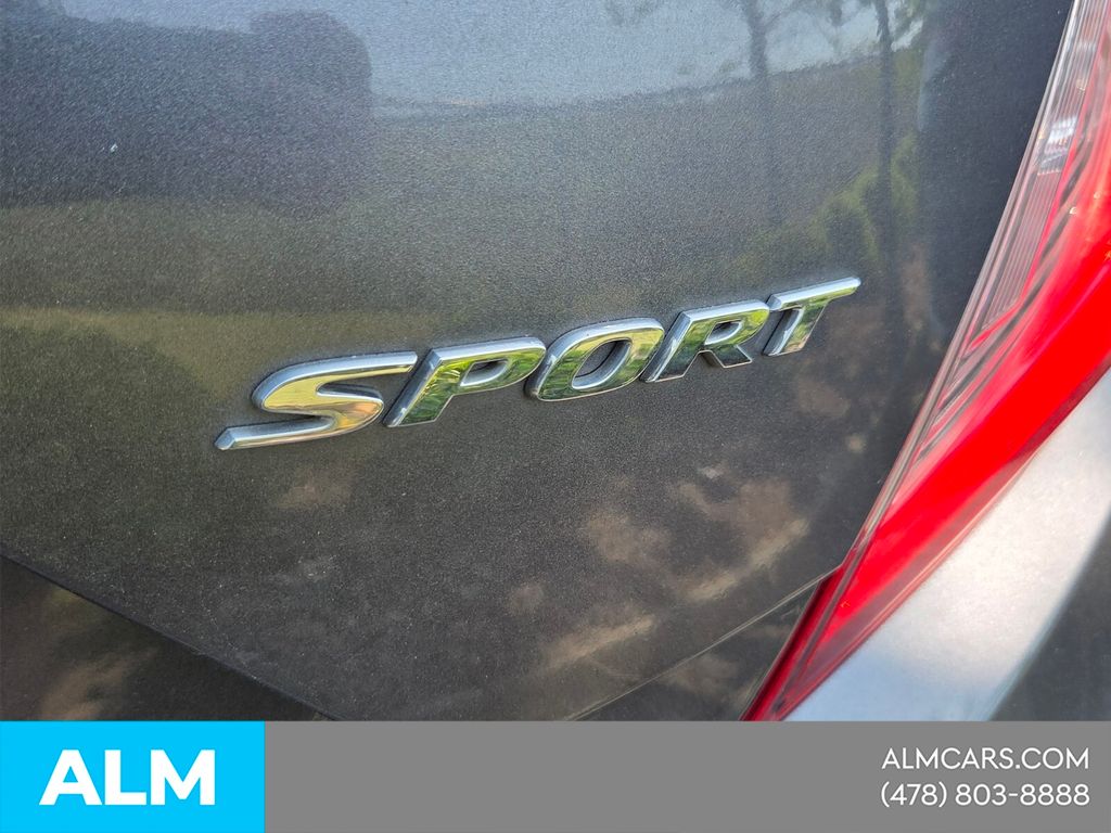 Used 2019  Honda Sport image 13