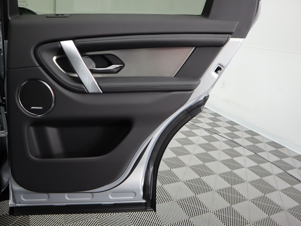 Thumbnail: 2024 Land Rover Discovery Sport - 28
