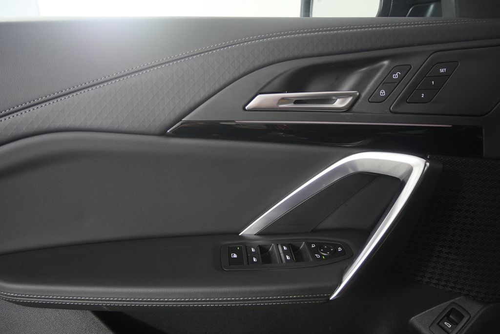 Thumbnail: 2025 BMW X2 - 8