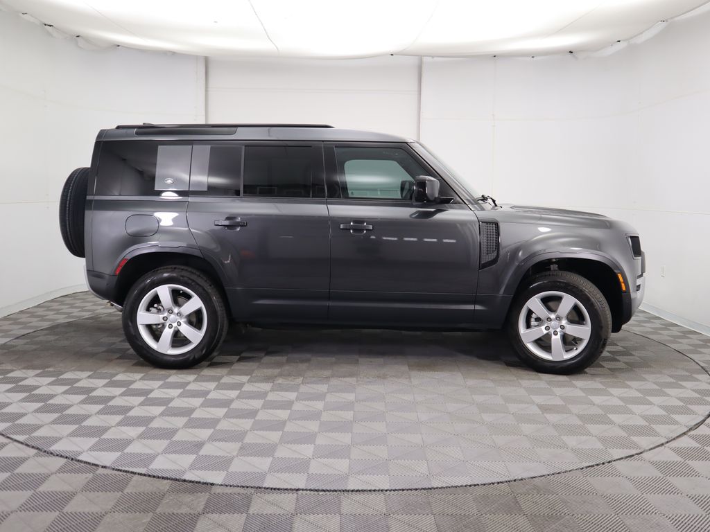 2024 Land Rover Defender 110 4