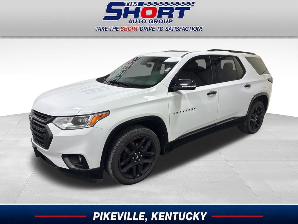 Summit White 2018 Chevrolet Traverse SUV / Crossover Four-Wheel Drive 9-Speed Automatic