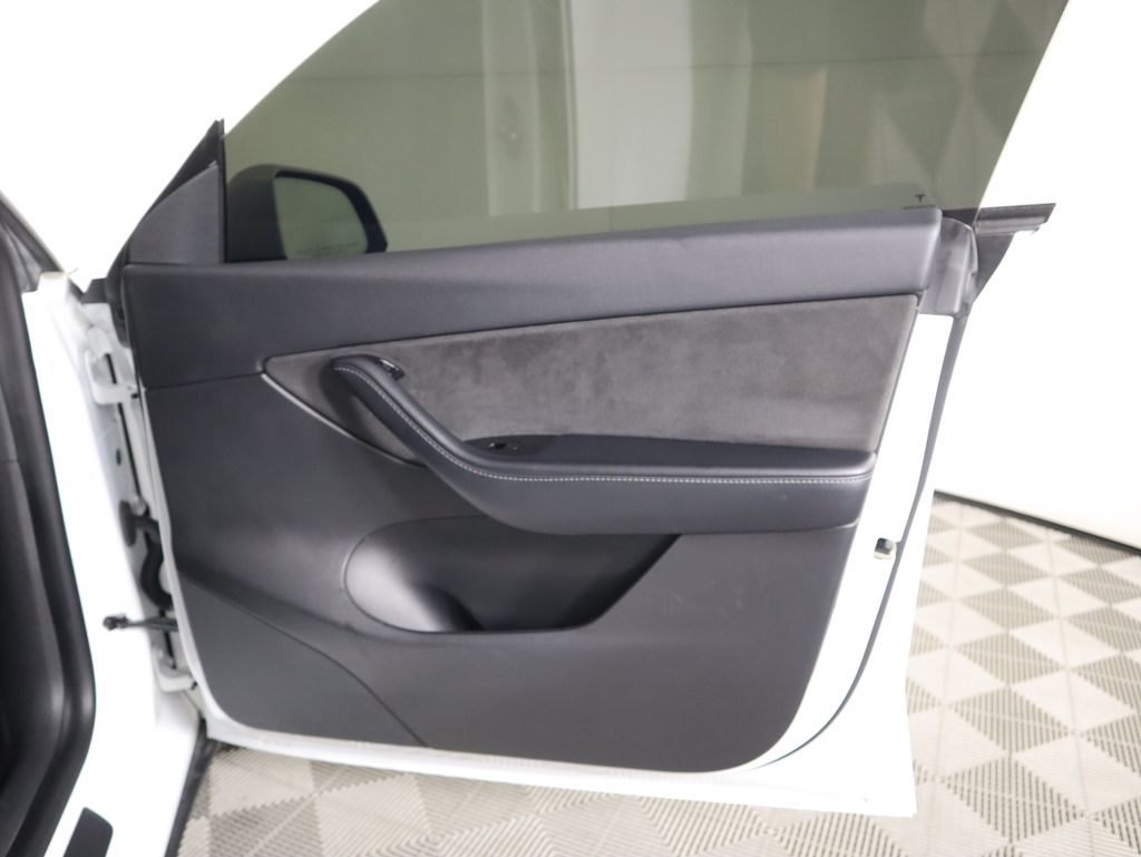 Thumbnail: 2021 Tesla Model Y - 26
