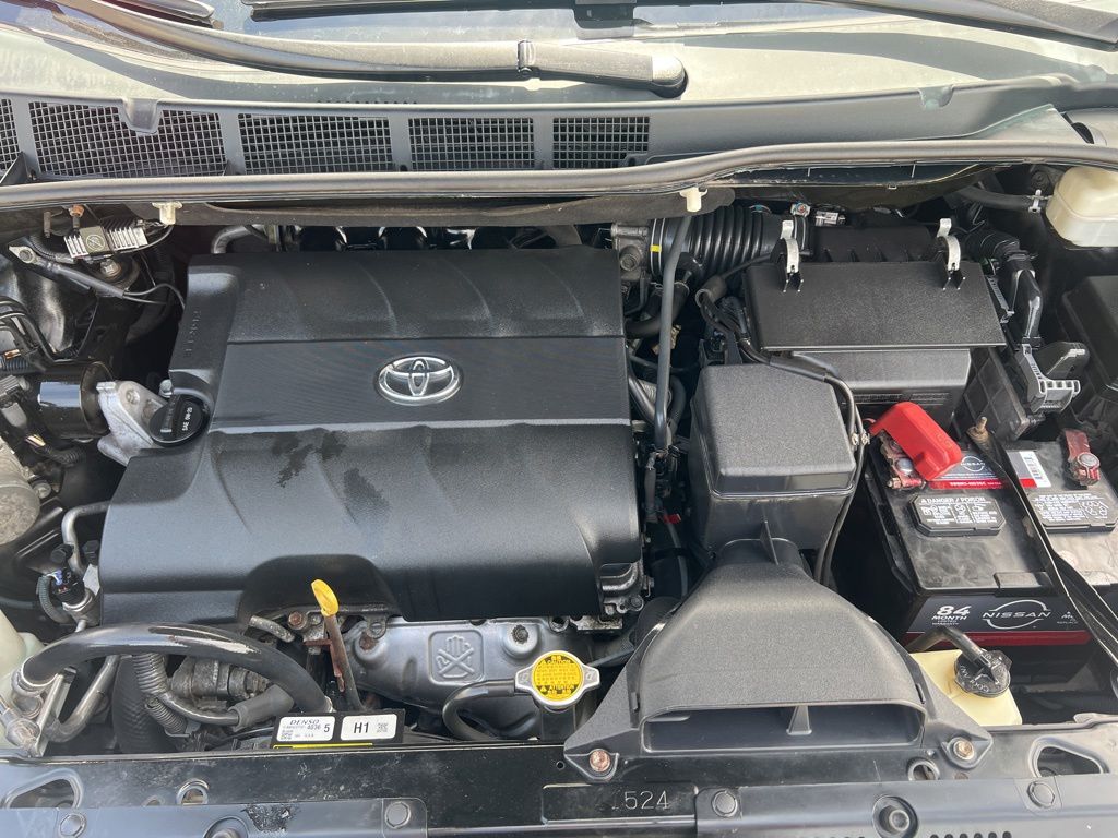 2014 Toyota Sienna XLE 7-Passenger Auto Access Se photo