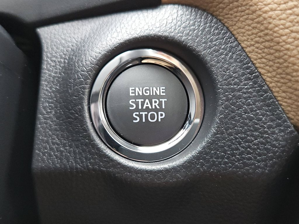 Thumbnail: 2025 Toyota RAV4 - 17