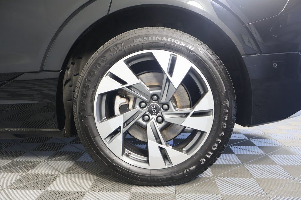 2022 Audi e-tron Premium Plus 16