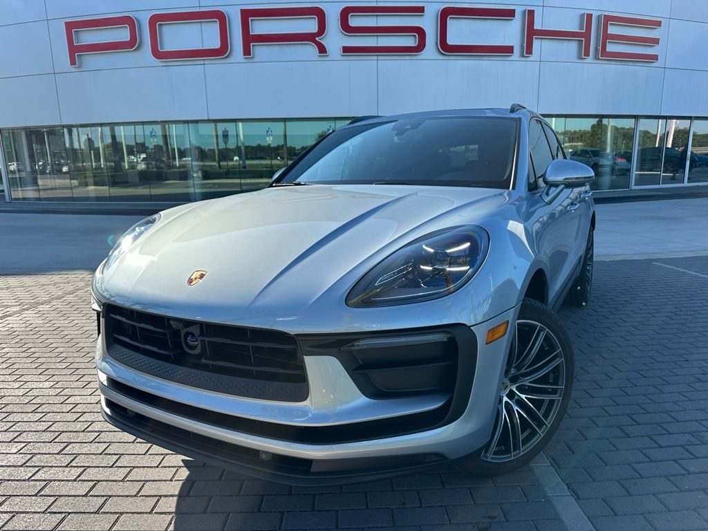 Thumbnail: 2026 Porsche Macan - 1