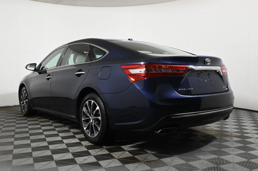 Thumbnail: 2017 Toyota Avalon - 6