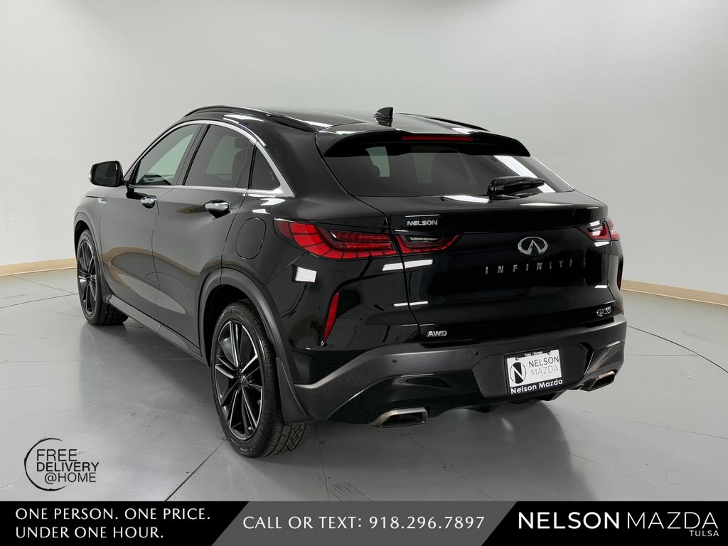 Used 2022 Black INFINITI LUXE image 8