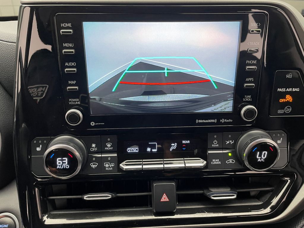 Thumbnail: 2021 Toyota Highlander - 26
