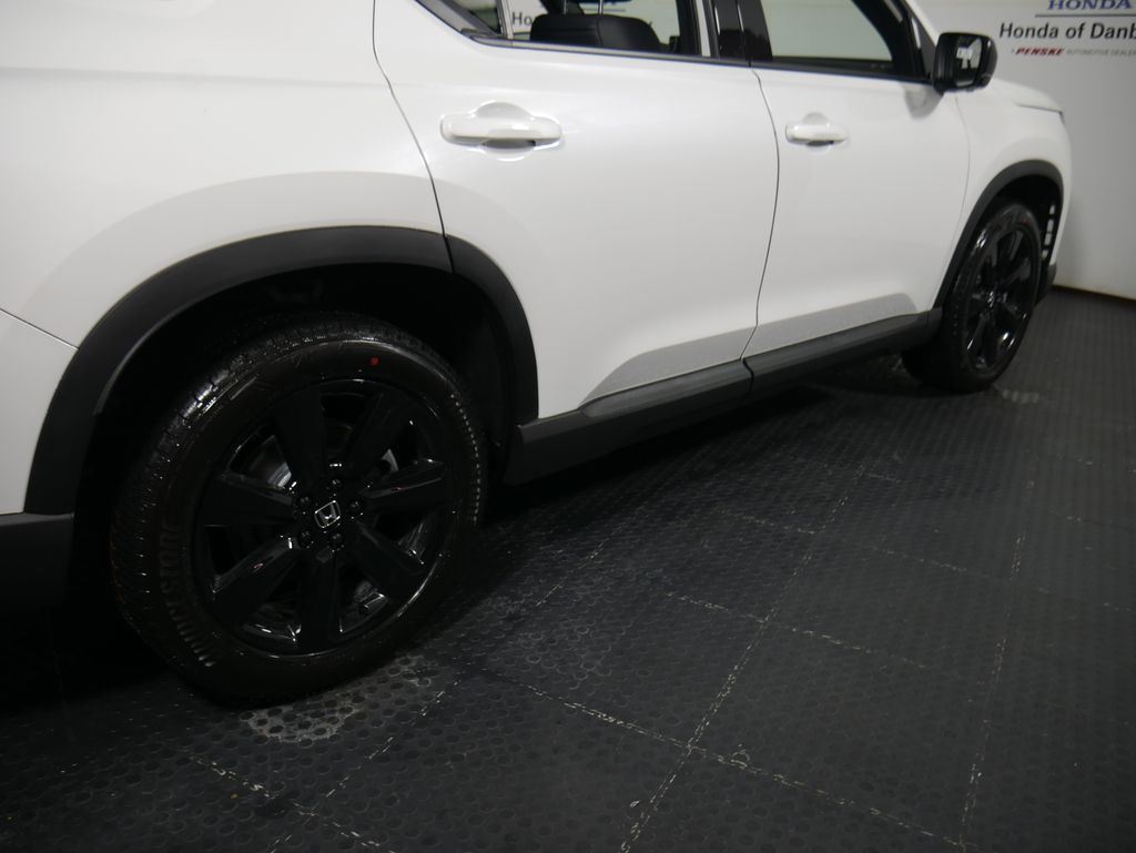 2025 Honda Pilot Black Edition 4