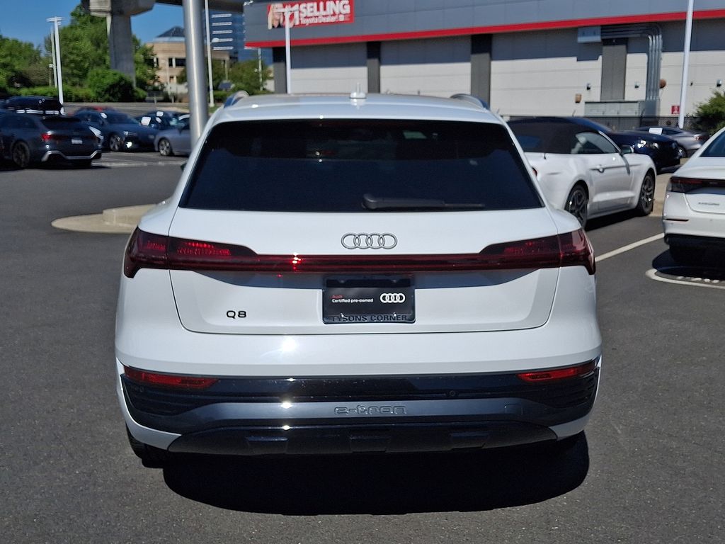 Thumbnail: 2024 Audi Q8 e-tron - 5