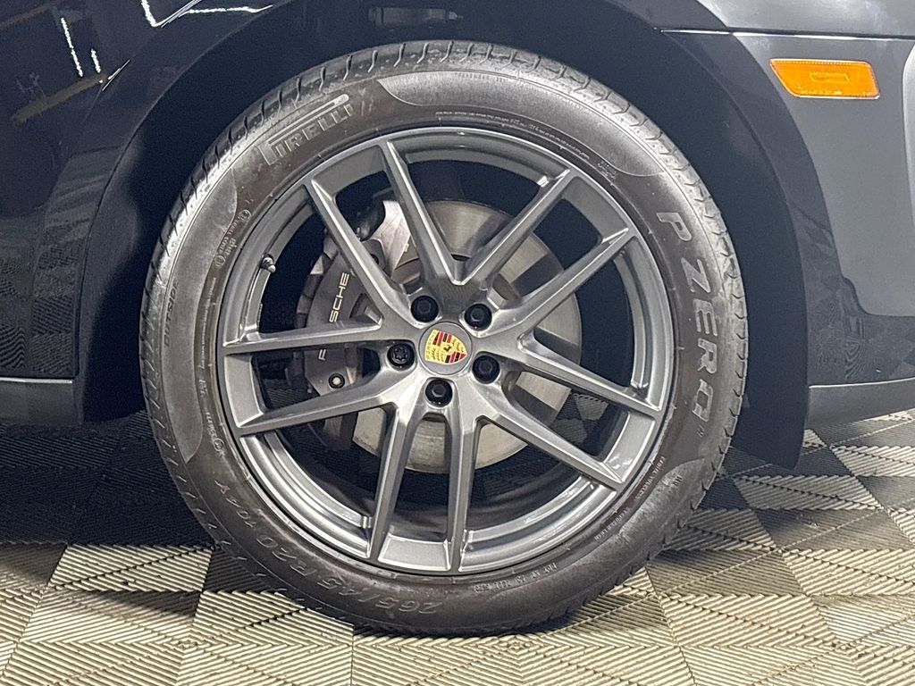 2024 Porsche Macan T