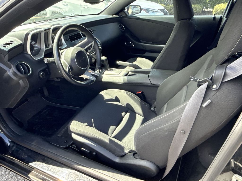 Thumbnail: 2011 Chevrolet Camaro - 28