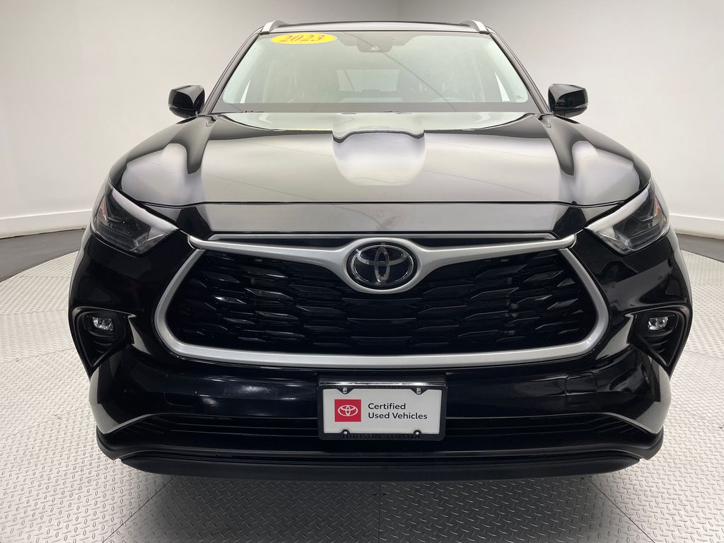 2023 Toyota Highlander XLE 2