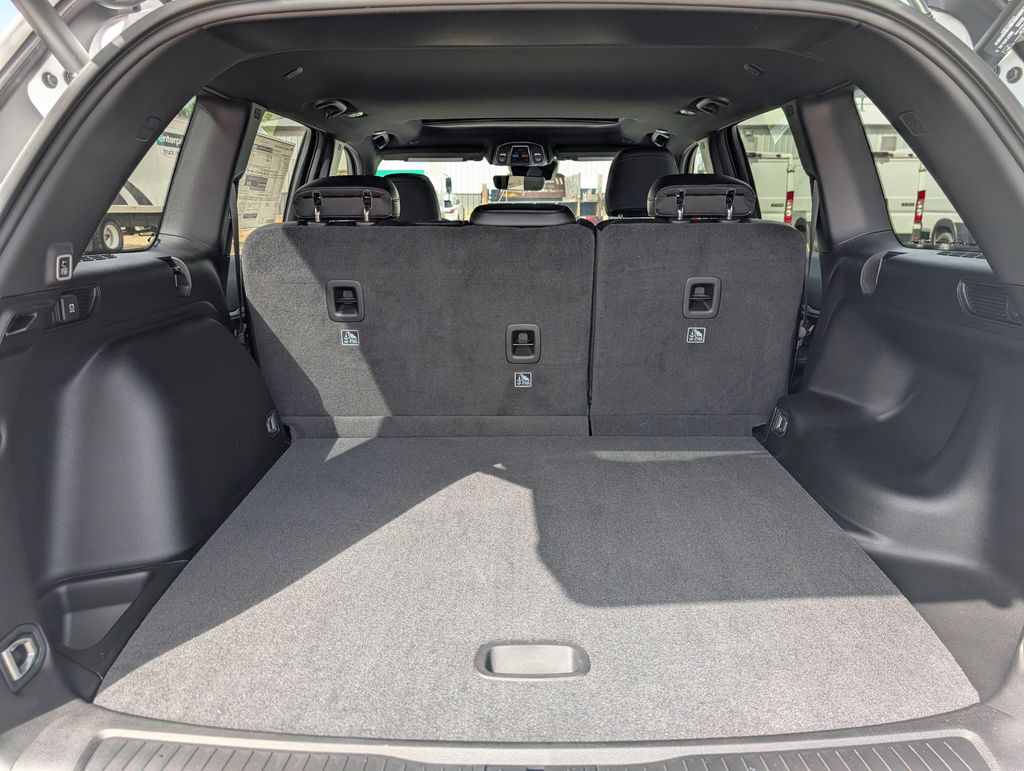2026 Jeep Grand Cherokee Altitude White at Victoria Chrysler Dodge Jeep Ram